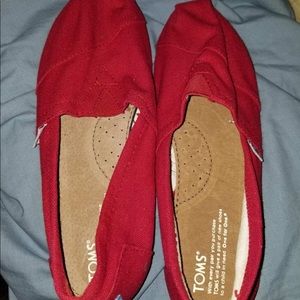 Toms